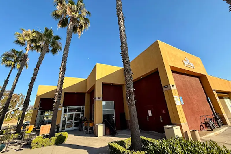 Sana'a Cafe Lake Forest